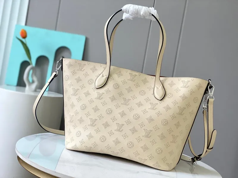 Alternative view of LV Shopping Bags-114