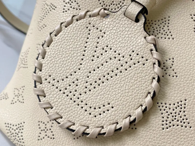 LV Shopping Bags-114 - Image 5