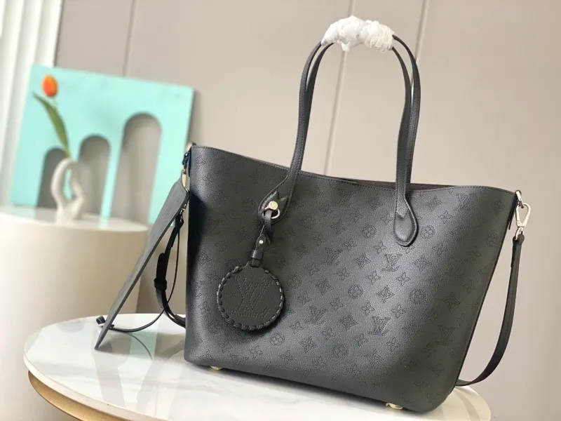LV Shopping Bags-115