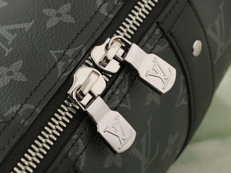 Alternative view of LV Speedy Bags-200