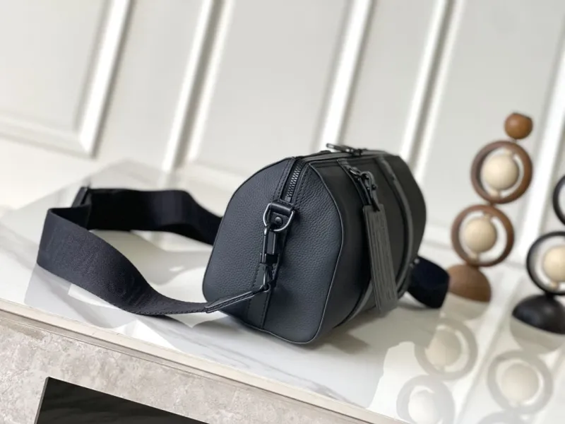 Alternative view of LV Speedy Bags-302