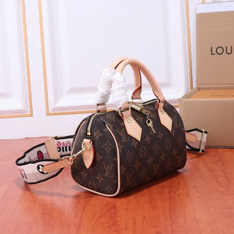 Alternative view of LV Speedy Bags-380