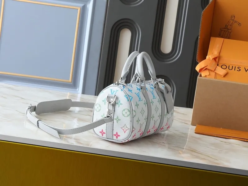 Alternative view of LV Speedy Bags-556