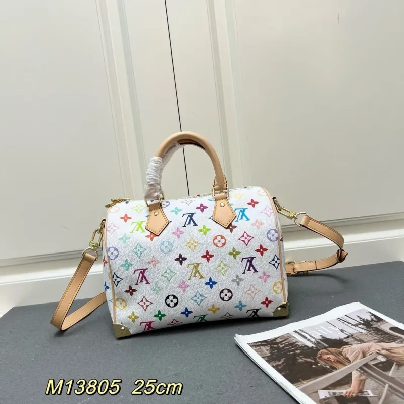 Alternative view of LV Speedy Bags-612