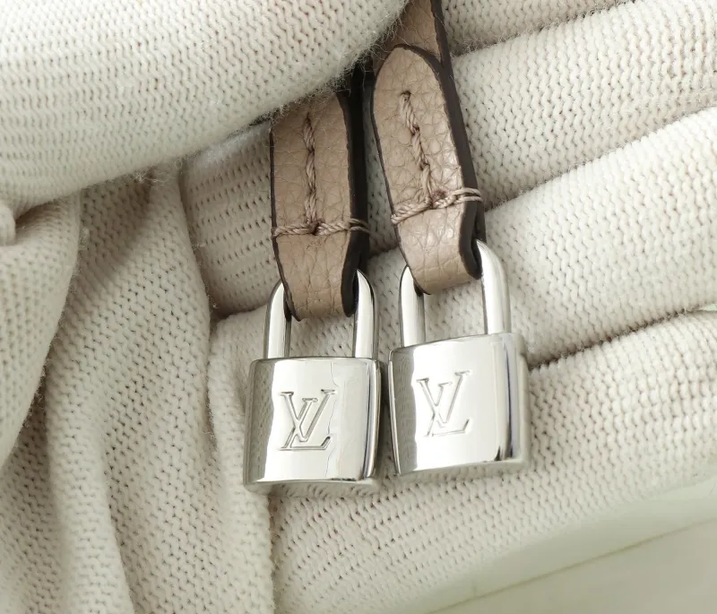 Alternative view of LV Top Handle Bags-338
