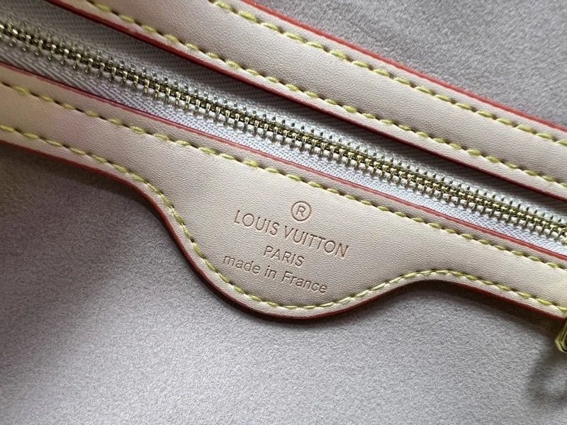 LV Travel Bags-23 - Image 9