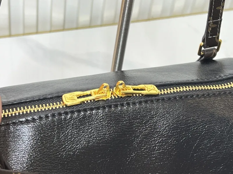 LV Travel Bags-25 - Image 7