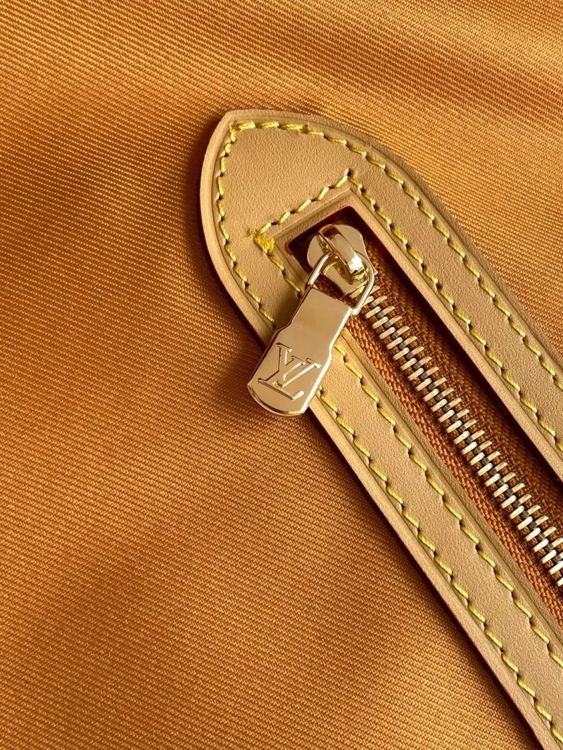 LV Travel Bags-30 - Image 9