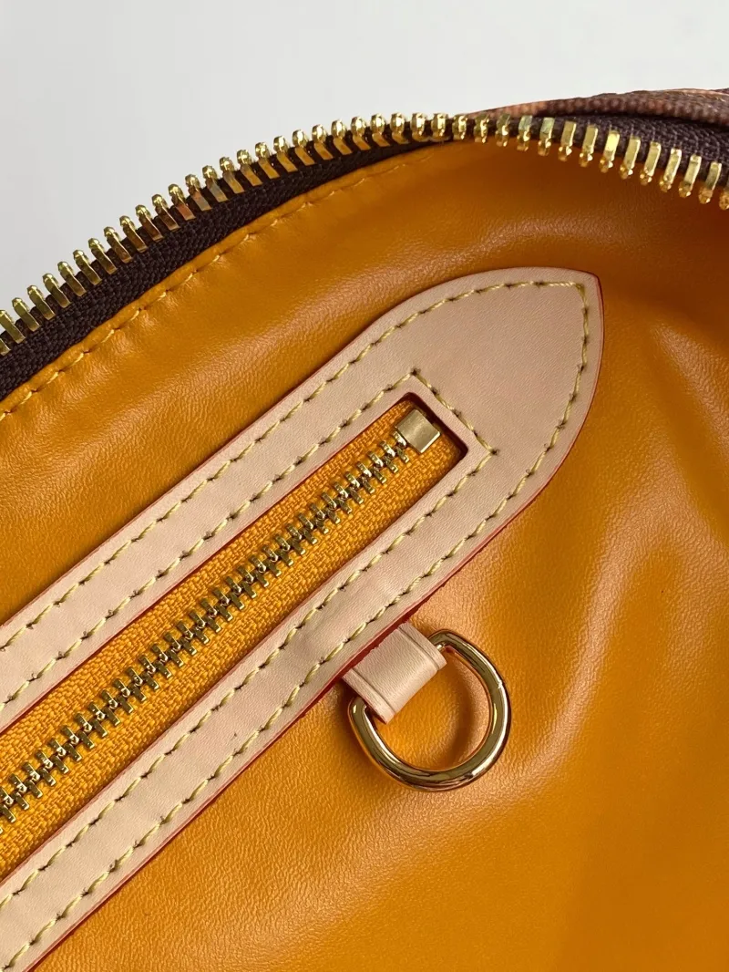 LV Travel Bags-31 - Image 9