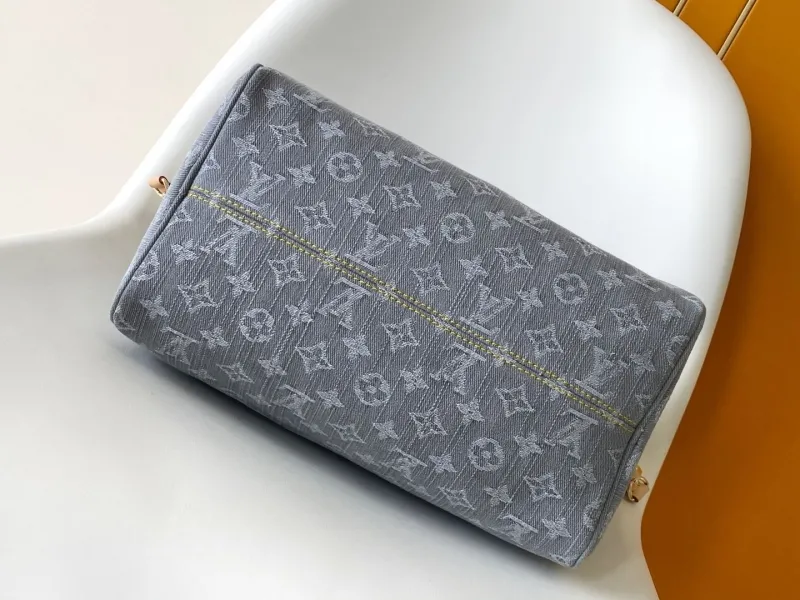 LV Travel Bags-38 - Image 4