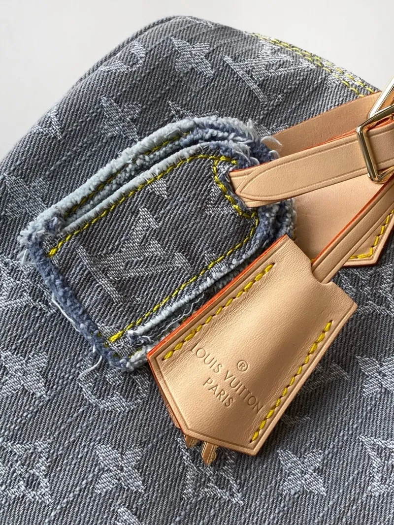 LV Travel Bags-38 - Image 5