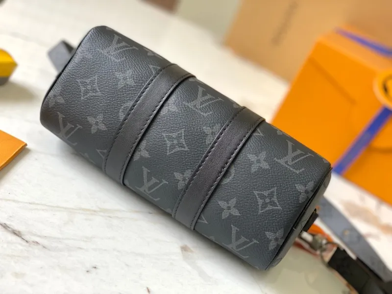 LV Travel Bags-40 - Image 4