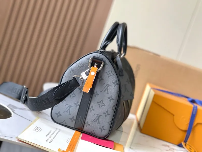 Alternative view of LV Travel Bags-42