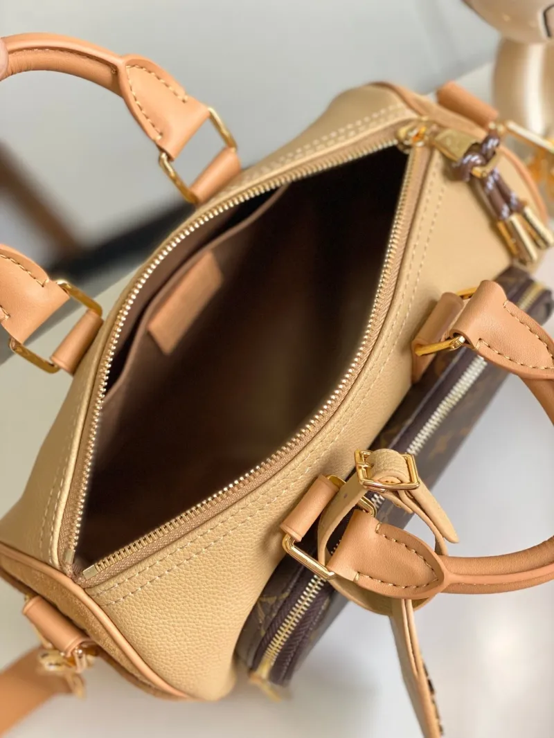 LV Travel Bags-51 - Image 7