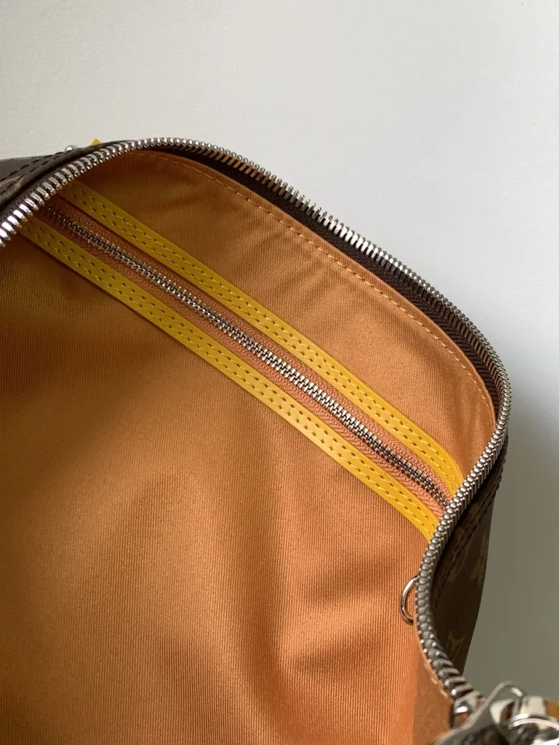 LV Travel Bags-55 - Image 9