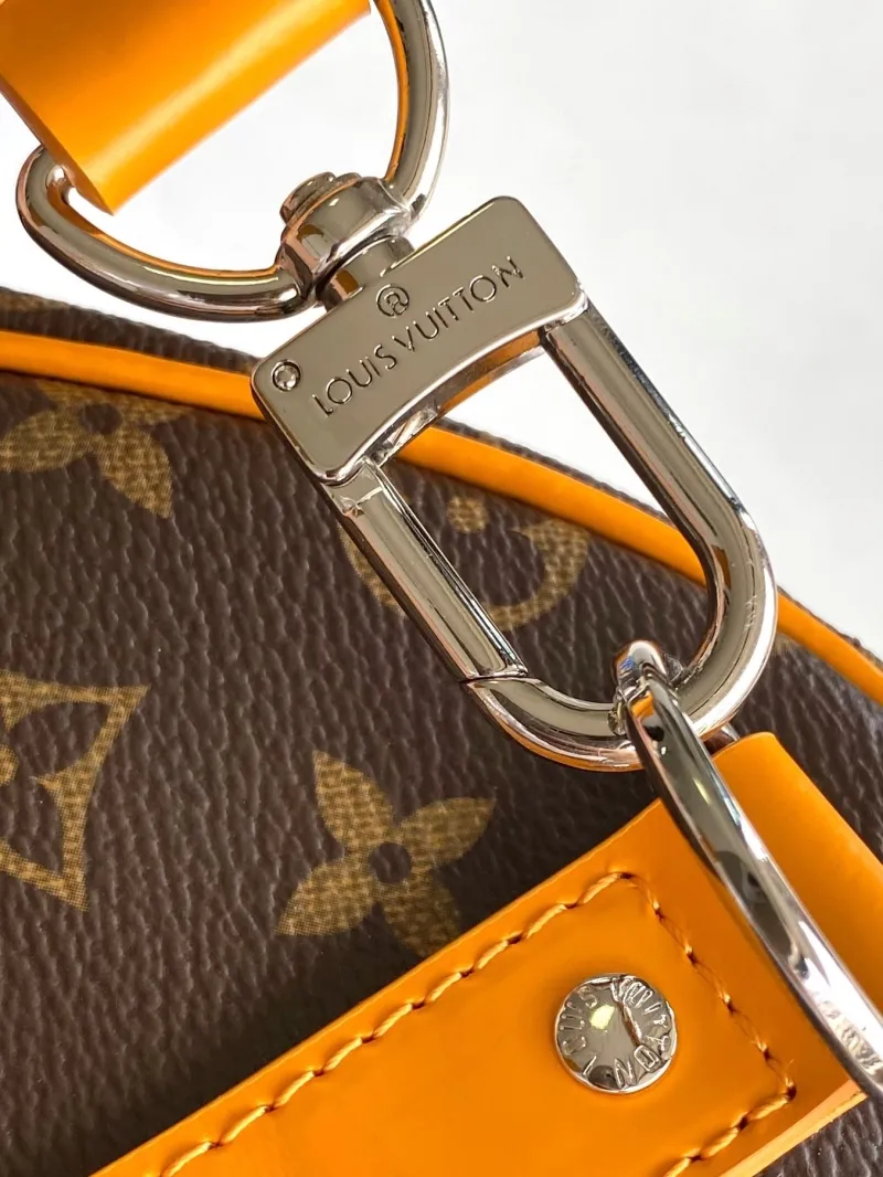 LV Travel Bags-100 - Image 7