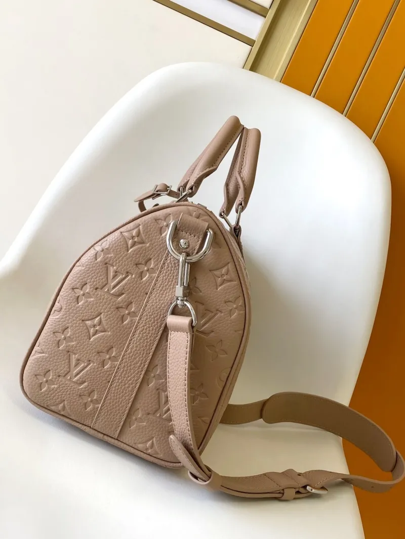 Alternative view of LV Travel Bags-106
