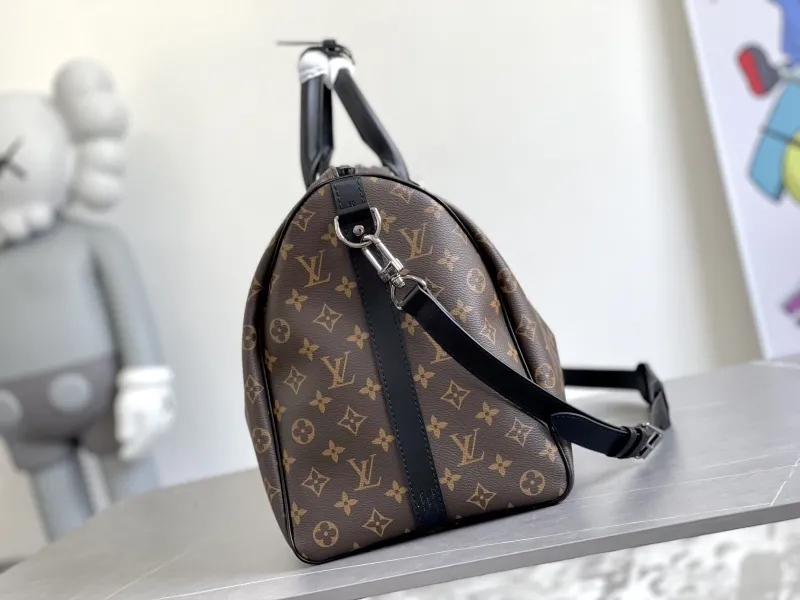 Alternative view of LV Travel Bags-111