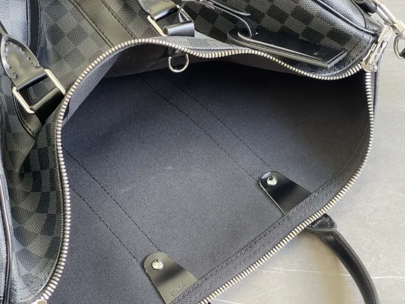 LV Travel Bags-112 - Image 9