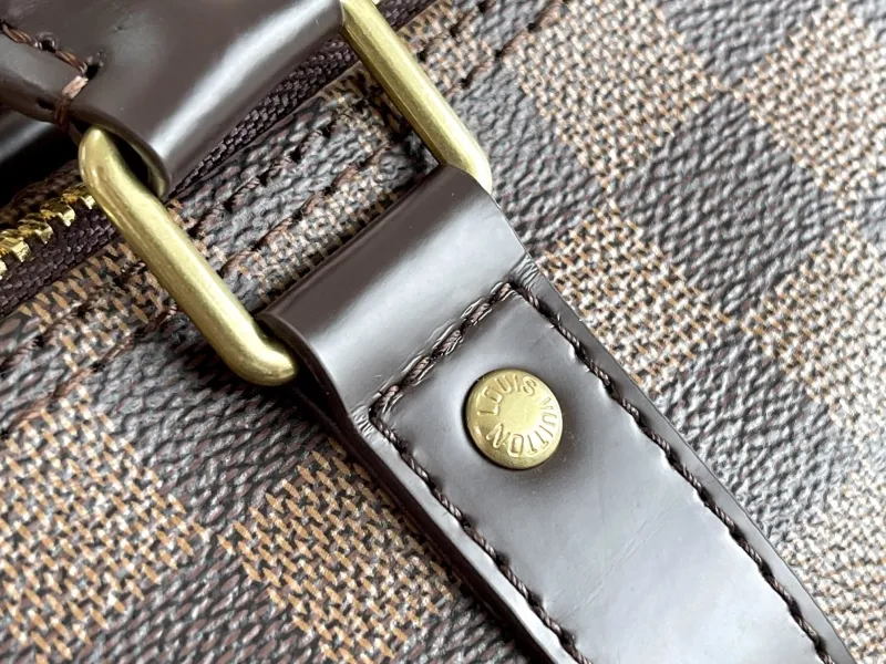 LV Travel Bags-113 - Image 7