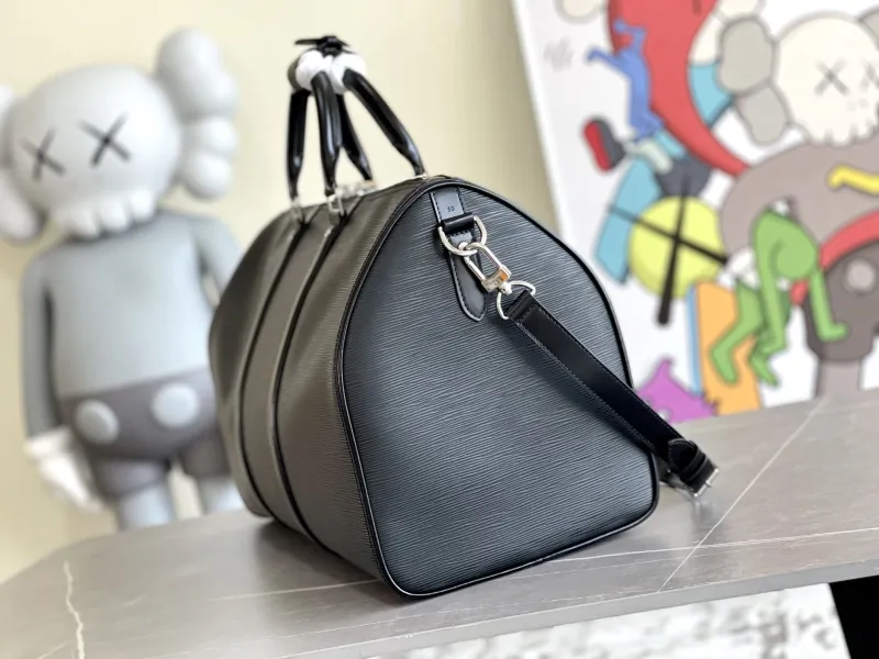 Alternative view of LV Travel Bags-115