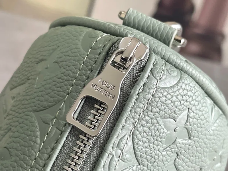 LV Travel Bags-117 - Image 6