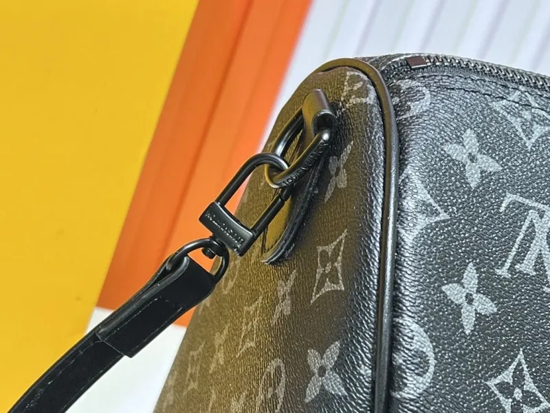 LV Travel Bags-121 - Image 6