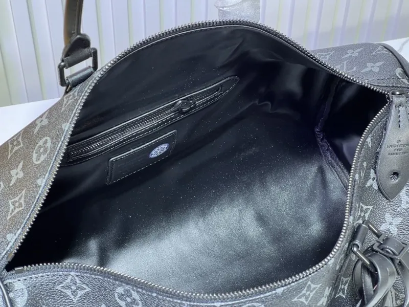 LV Travel Bags-121 - Image 8