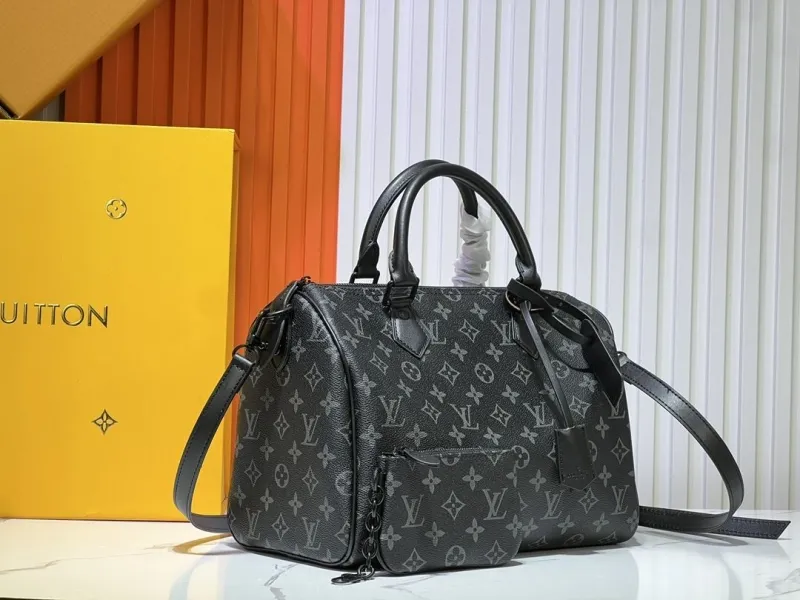 Alternative view of LV Travel Bags-122