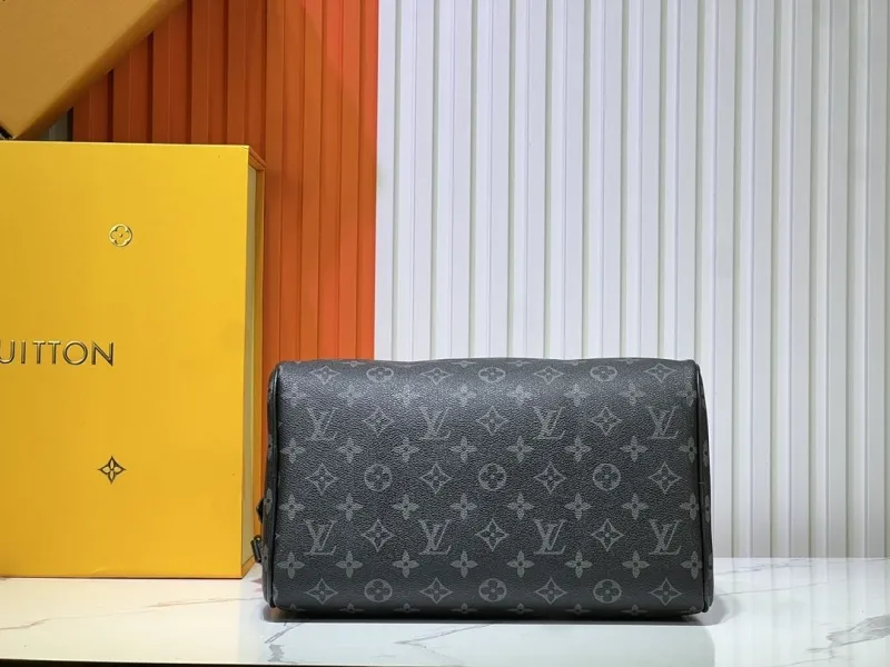 LV Travel Bags-122 - Image 7