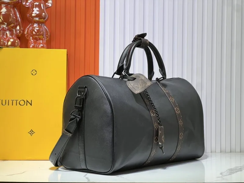 Alternative view of LV Travel Bags-123