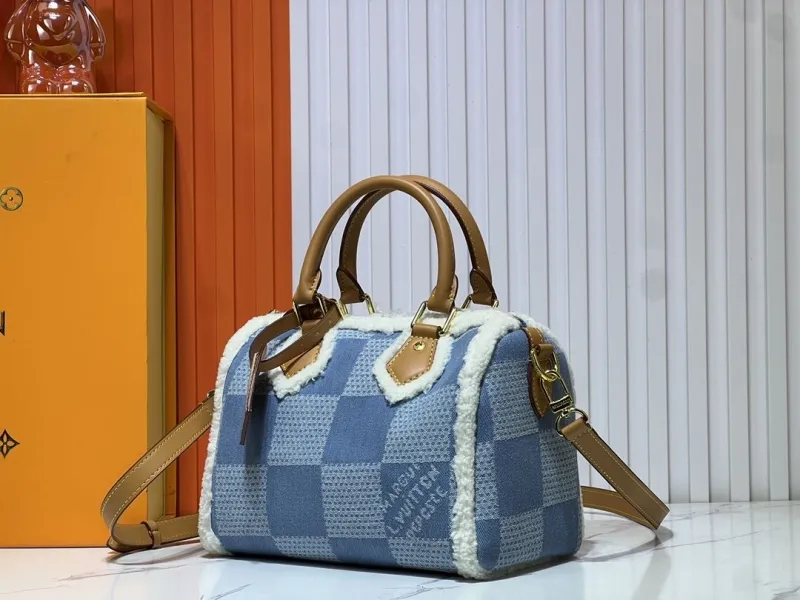 LV Travel Bags-124 - Image 3