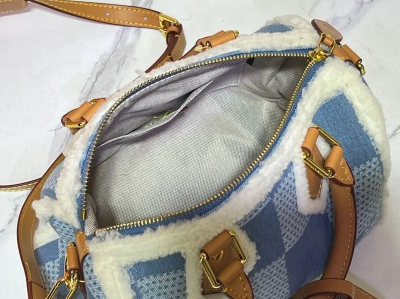 LV Travel Bags-124 - Image 8