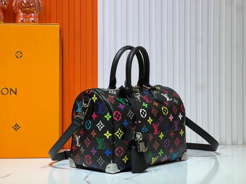 Alternative view of LV Travel Bags-128