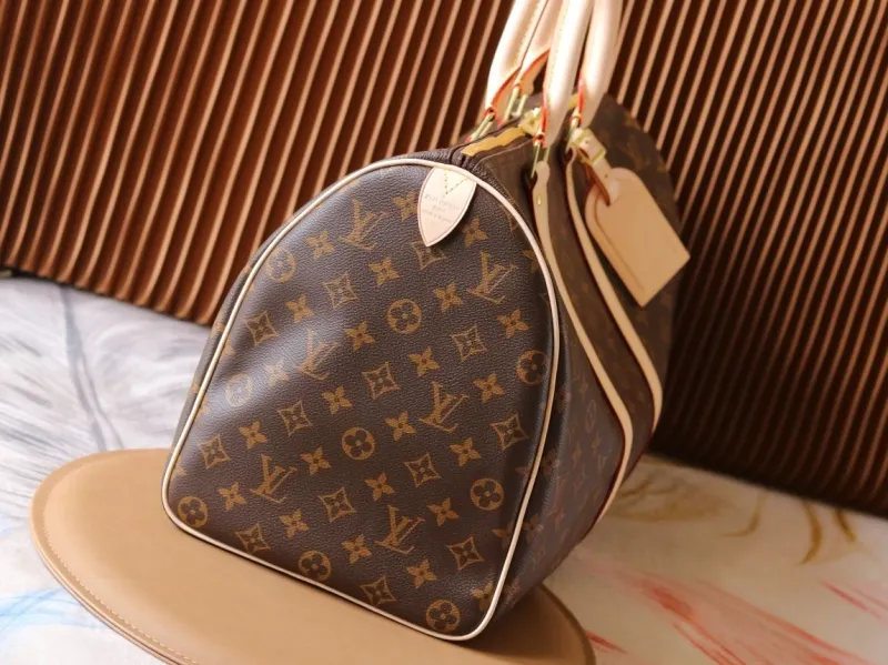 Alternative view of LV Travel Bags-132