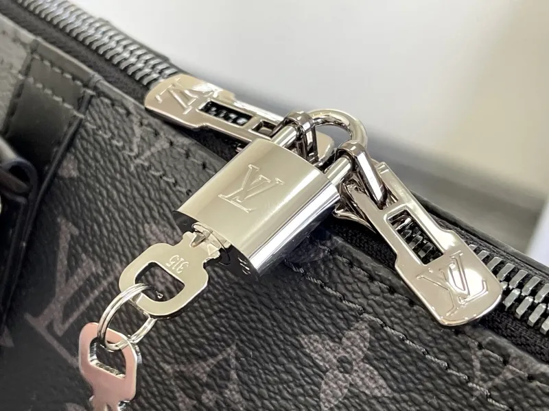 LV Travel Bags-133 - Image 8
