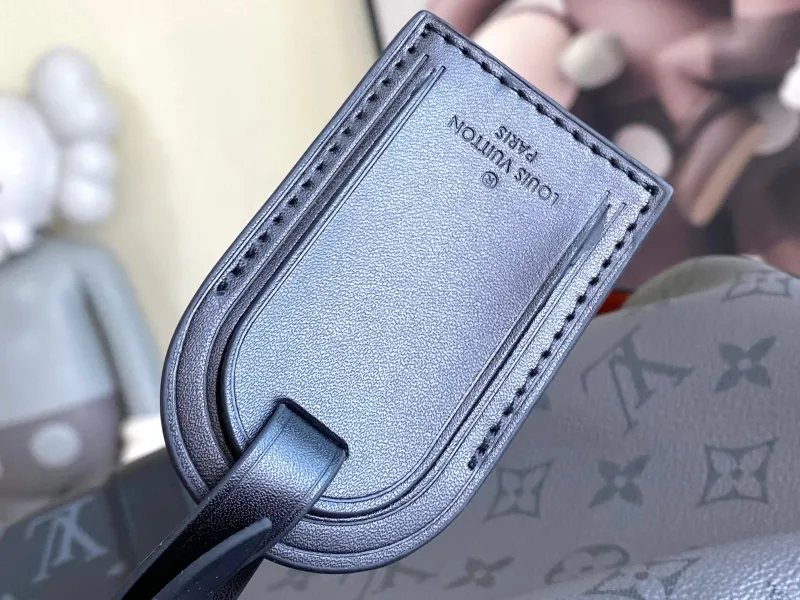 LV Travel Bags-134 - Image 5