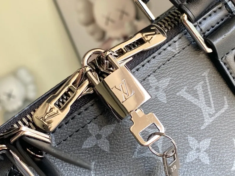 LV Travel Bags-134 - Image 7