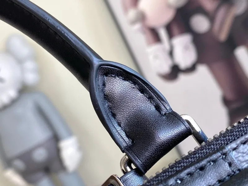 LV Travel Bags-136 - Image 8