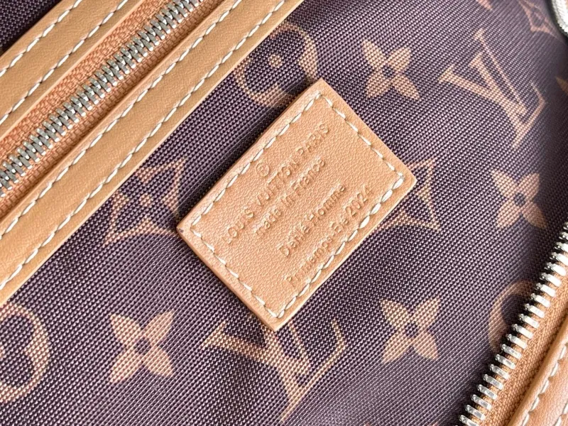 LV Travel Bags-137 - Image 9