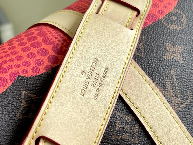 LV Travel Bags-138 - Image 5
