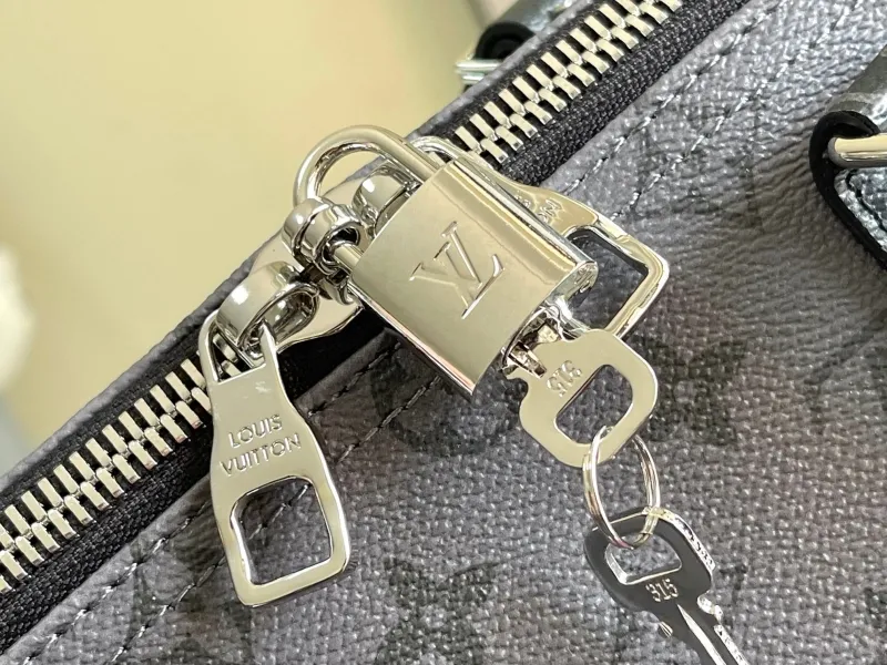 LV Travel Bags-139 - Image 5