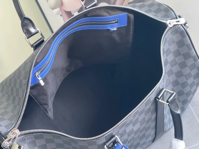 LV Travel Bags-141 - Image 9