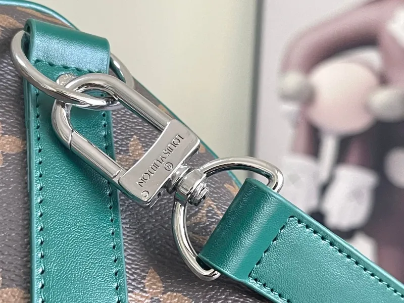 LV Travel Bags-145 - Image 8