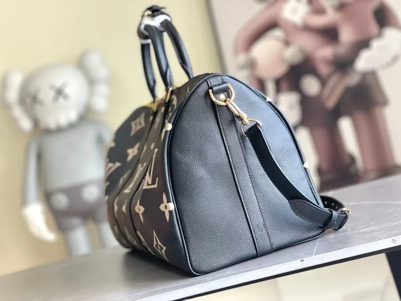 Alternative view of LV Travel Bags-147