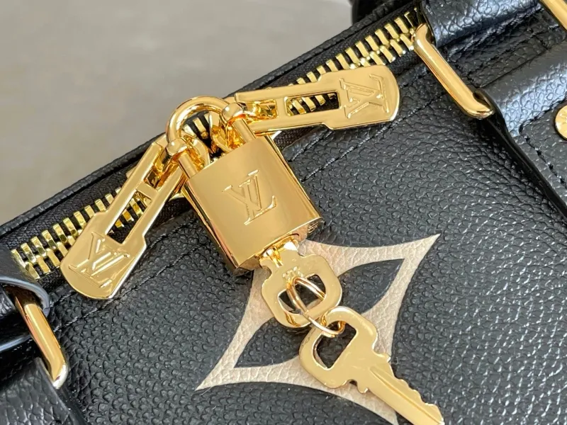 LV Travel Bags-147 - Image 5