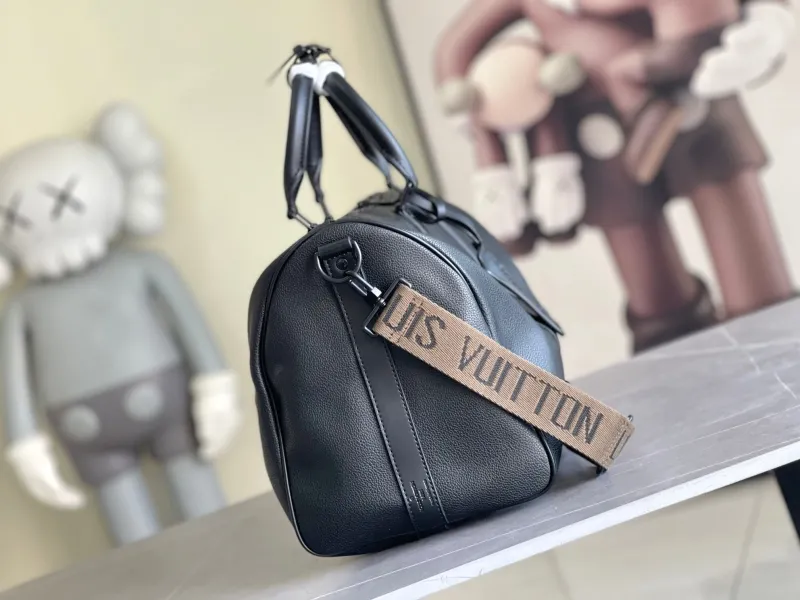 Alternative view of LV Travel Bags-151