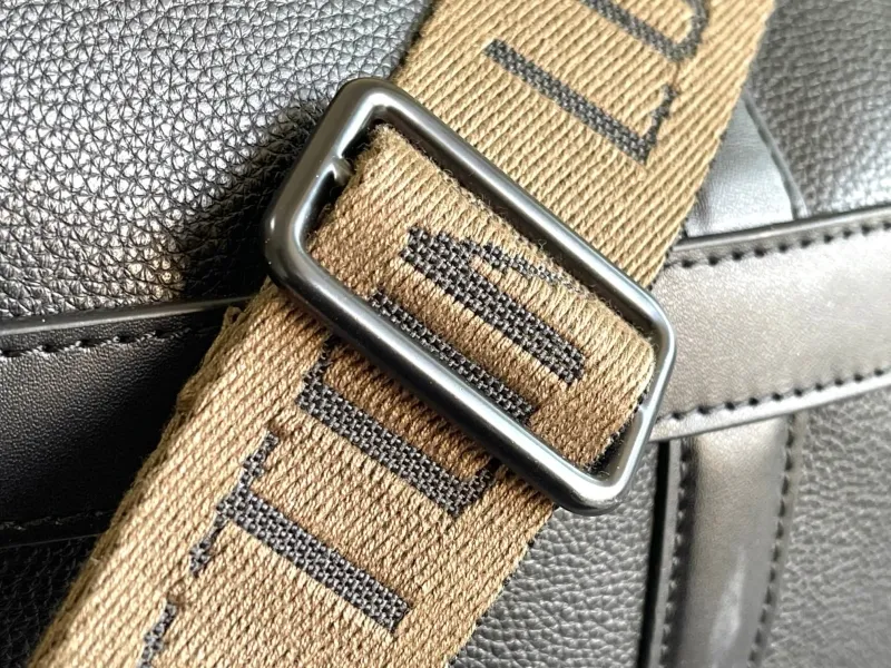 LV Travel Bags-152 - Image 5