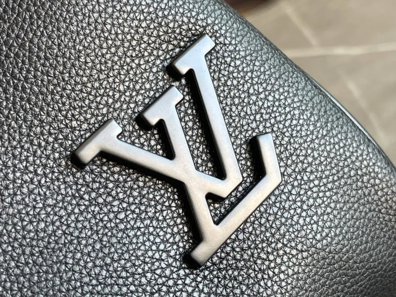 LV Travel Bags-152 - Image 6