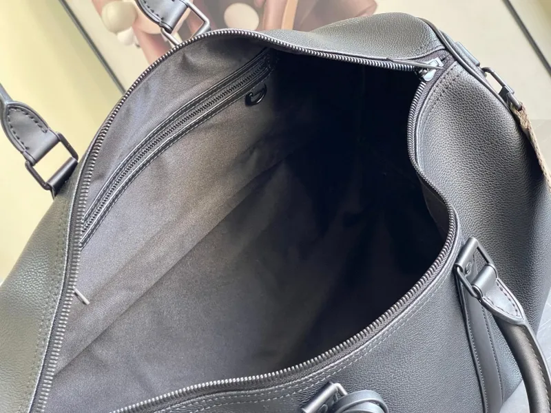 LV Travel Bags-152 - Image 9
